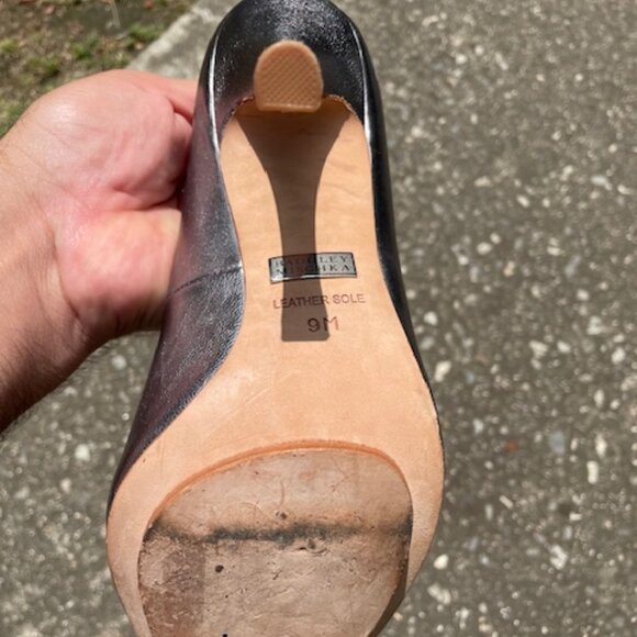 Badgley Mischka Silver Peep Toe Crystal Brooch Pumps - Picture 7 of 13